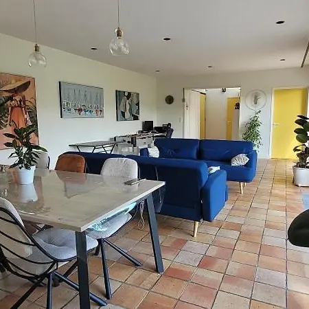 Maison D'architecte Avec Foret Et Immense Jardin Daire
