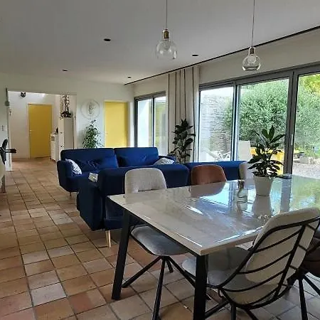 Appartement Maison D'architecte Avec Foret Et Immense Jardin *