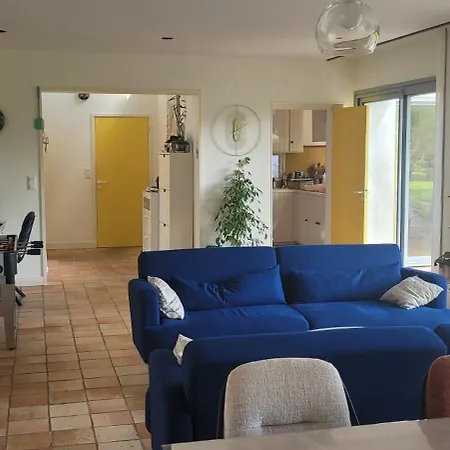 Maison D'architecte Avec Foret Et Immense Jardin Appartement
